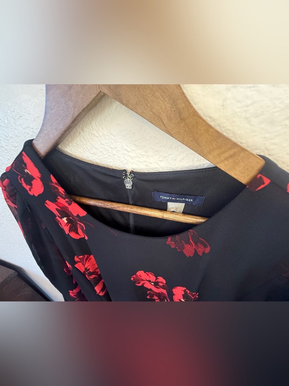 Tommy Hilfiger - Chiffon Black and Red Floral Print Midi Montreux Dress, Size 10 - Picture 9 of 16